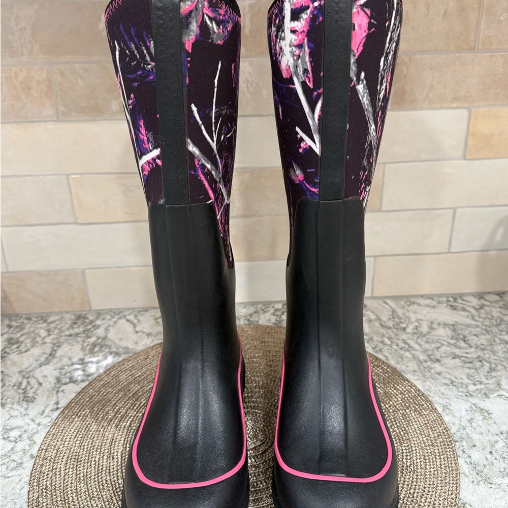 Muck Boot Company Women’s Tall Waterproof Neoprene Boots Pink Camo | Size 7 - Picture 2 of 5